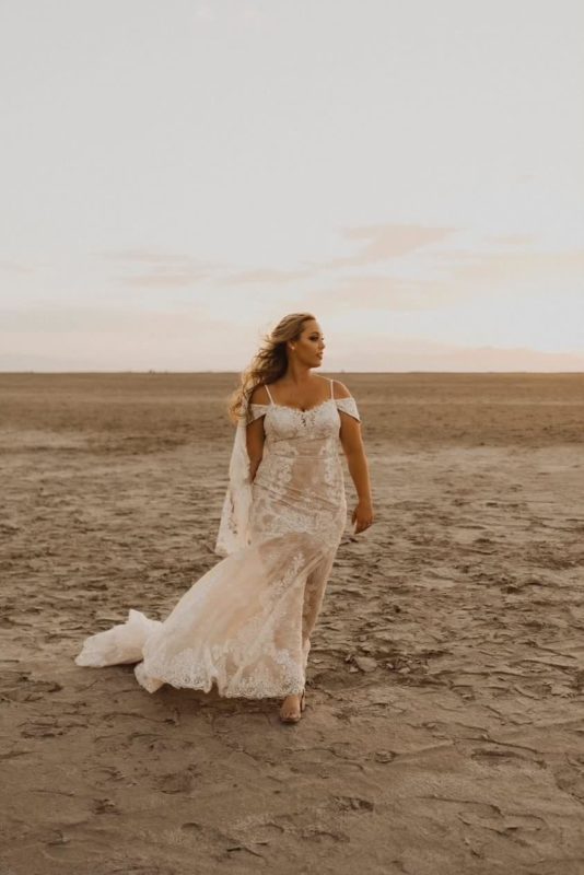 simple outdoor wedding dress Utah elopement wedding dress minimalistic wedding dress